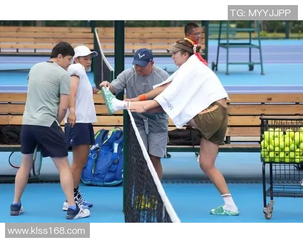 广州网球队在冠军赛中的团队协作展现出卓越实力与默契配合